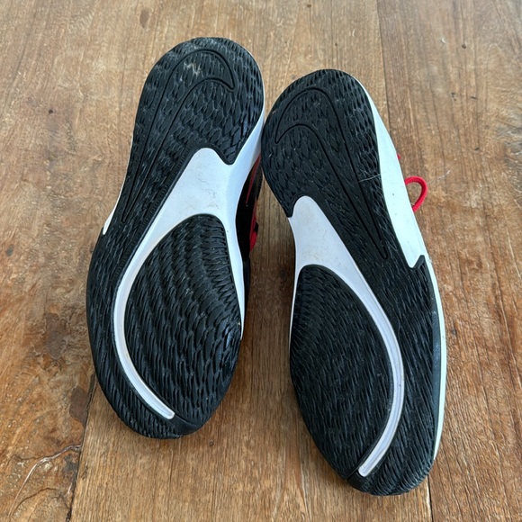 Nike Future Court 2 Size 6Y - Picture 3 of 5